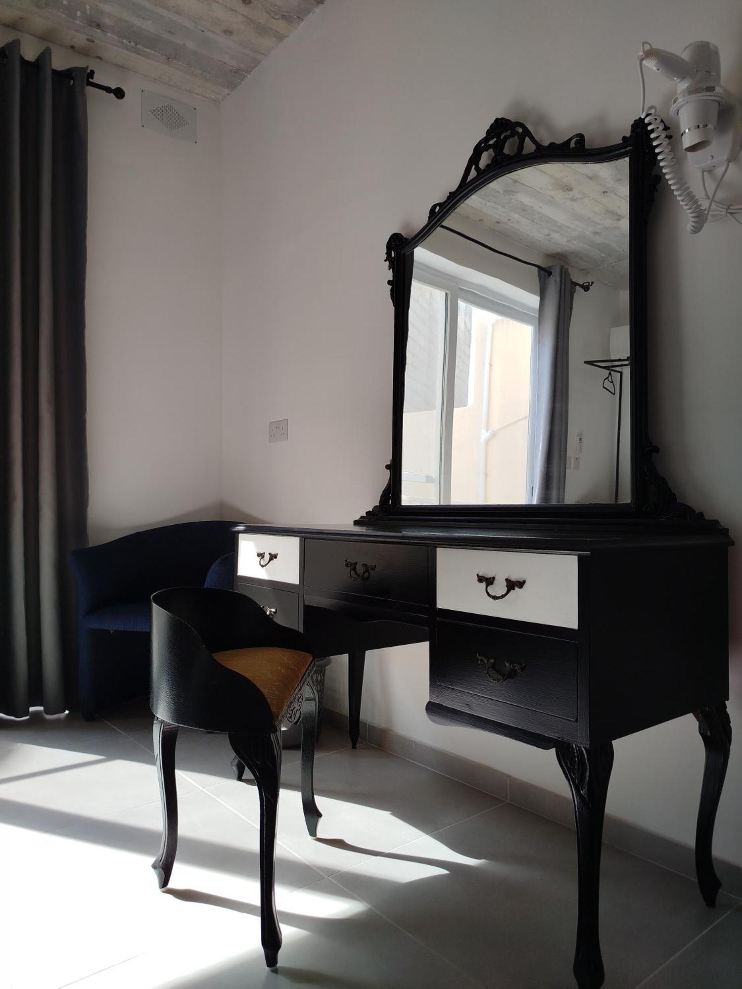 Limestone Sun Suites Sliema Zewnętrze zdjęcie